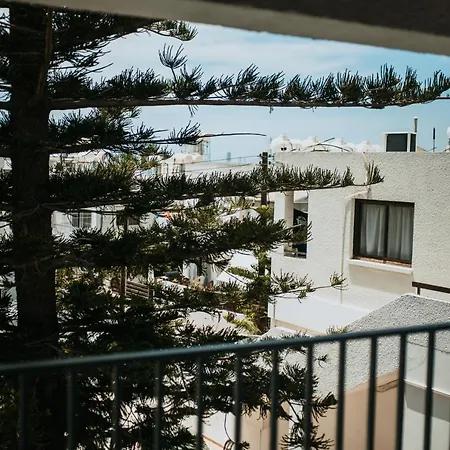 Five Keys Apartment *